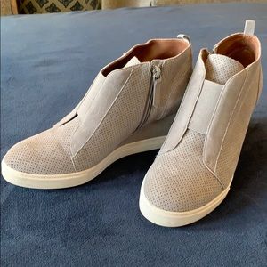 Linea Paolo grey booties